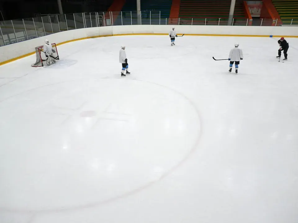 Corey Perry's Veteran Influence on the Oilers Locker Room